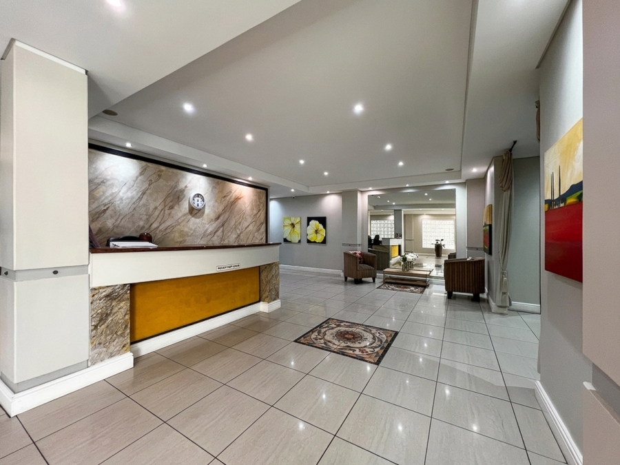 1 Bedroom Property for Sale in Sea Point Western Cape